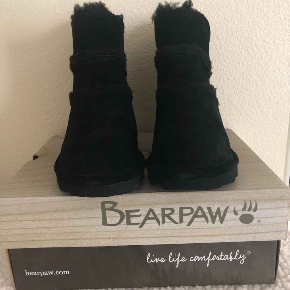 🐾SOLD!!❕Bearpaw Boots🐾 - Picture 7 of 16